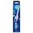 Oral-B Pro 100 3D White, Battery Toothbrush, White