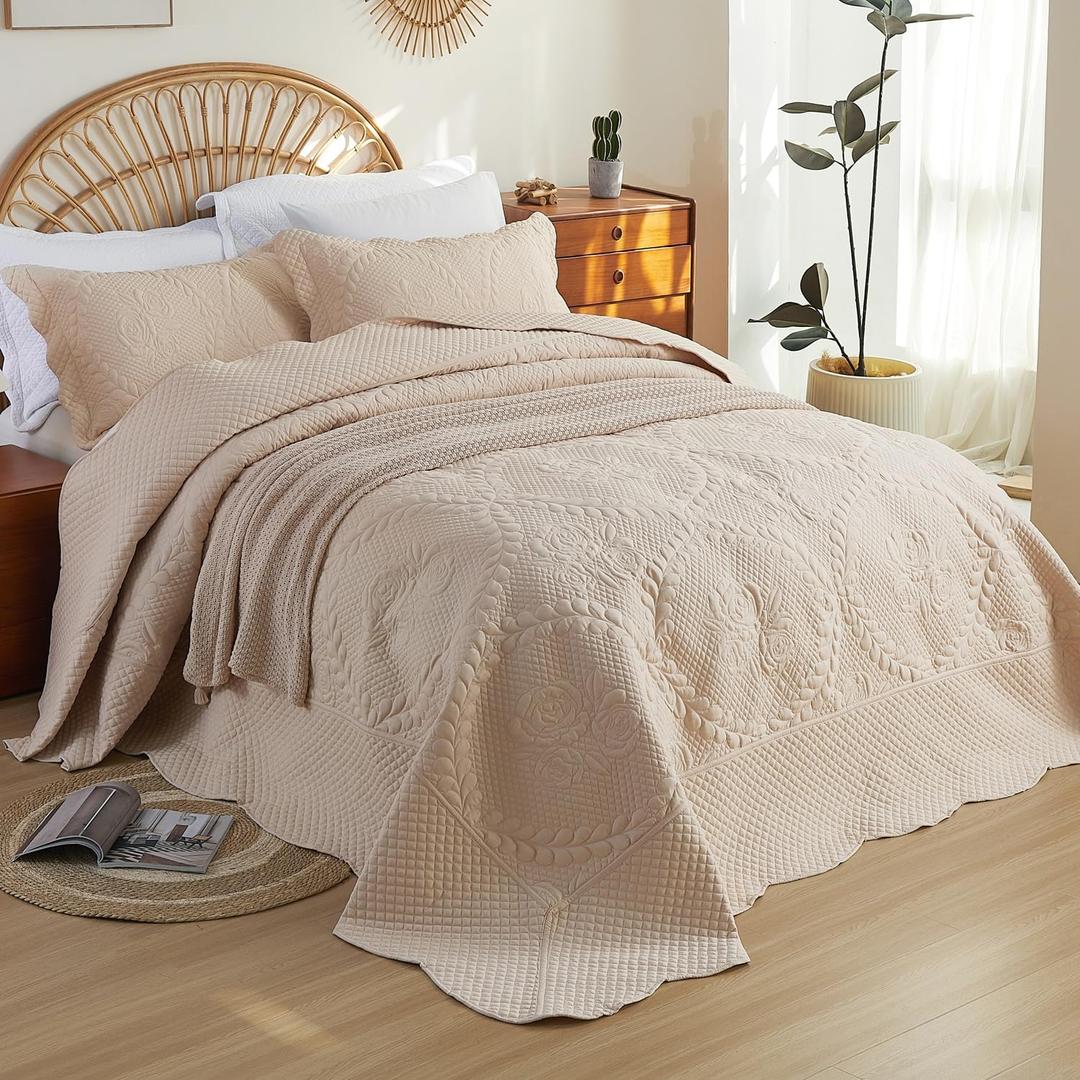 EVENHUG Oversized King Bedspreads California King Quilt Set with Pillow Shams Extra Wide Large King Size Quilts Lightweight Coverlet Bedding Sets Beige 120"x128"