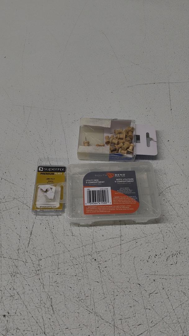 Superfly DryAdams#14 Fishing Equipment And Box And Push Pins Superfly DryAdams#14 Fishing Equipment And Box And Push Pins