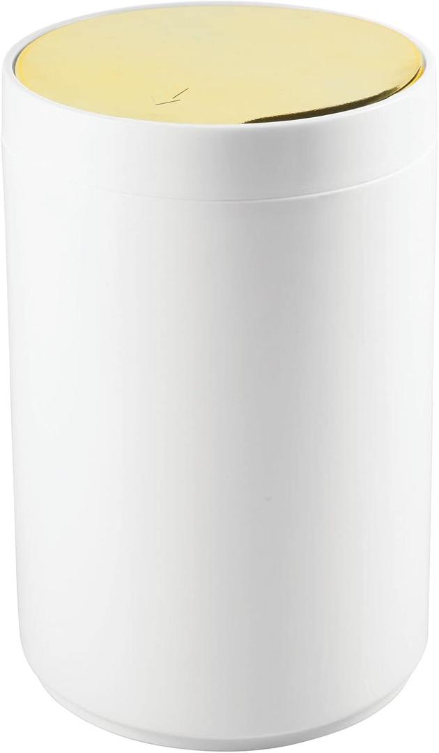 mDesign Small Round Plastic Trash Can Wastebasket, Garbage Container Bin with Swing Top Lid - for Bathrooms, Kitchens, Home Offices - 1.3 Gallon/5 Liter - White/Gold (Pack of 1)