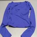 QINSEN Women's Long Sleeve V Neck T Shirts Double Lined Crop Top Seamed Cup Going Out Tops, Small