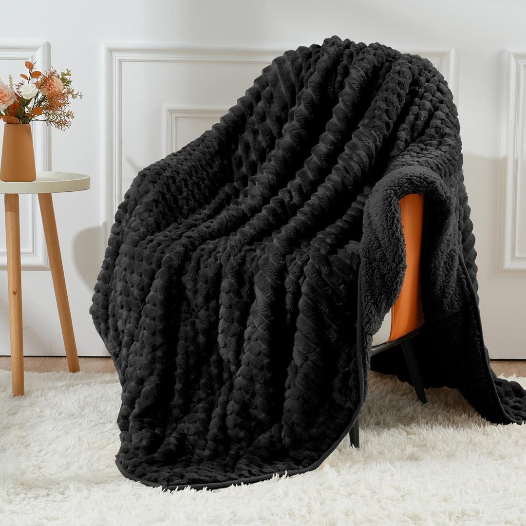 Uttermara Fleece Weighted Blanket for Adults Twin Size 15lbs, Soft Sherpa Weighted Blankets for Sleeping and Calming, Fuzzy Heavy Blanket for Bed and Couch, 48 x 72 Inches, Black