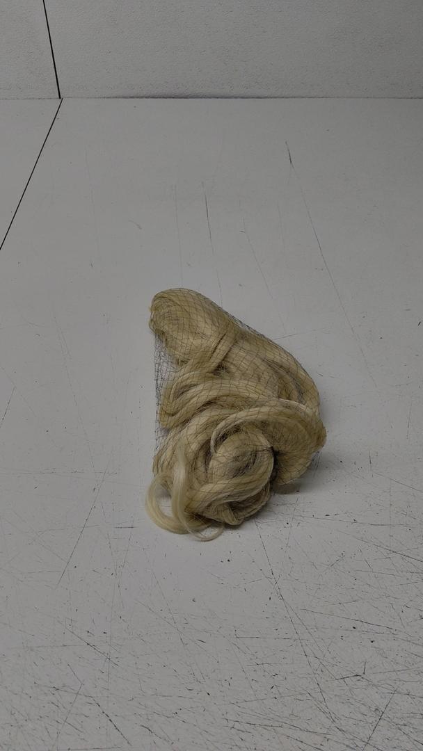 Blonde Pony Tail Clip Wig