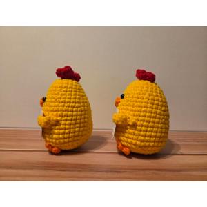 DanSanVN 2pcs Best Friend Birthday Gifts for Women - Funny BFF Gift, I Love You Bestie, Handmade Crochet Chicken, Friendship Gift for Her, Christmas or Just Because