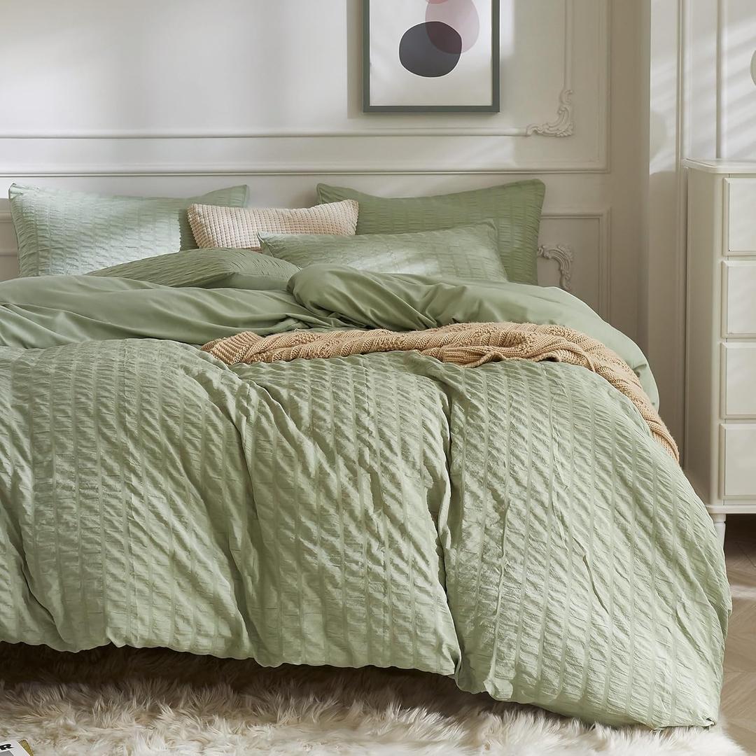 JELLYMONI Light Green Duvet Cover Queen Size, 3pcs Washed Microfiber Bedding Set, Soft Breathable Seersucker Duvet Cover Set with Zipper Closure and Corner Ties for All Seasons