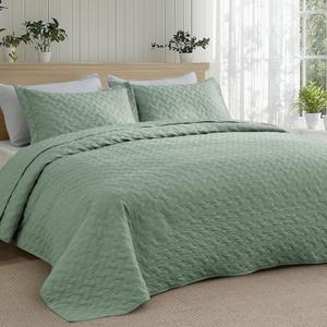 Bedsure Quilts Queen Size - Lightweight Bedspreads Queen Size with Basket Weave Pattern, Soft Quilt Bedding Set, Sage Green Comforter Set Coverlet for All Seasons with 2 Pillow Shams (90" x 96")