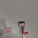 MERVK Stainless Steel Eyelash Curler with Built-in Comb Pinch Pain-Free Suitable for Any Eye Shapes and Sizes, with 5 Silicone Refill Pads (Light Pink)