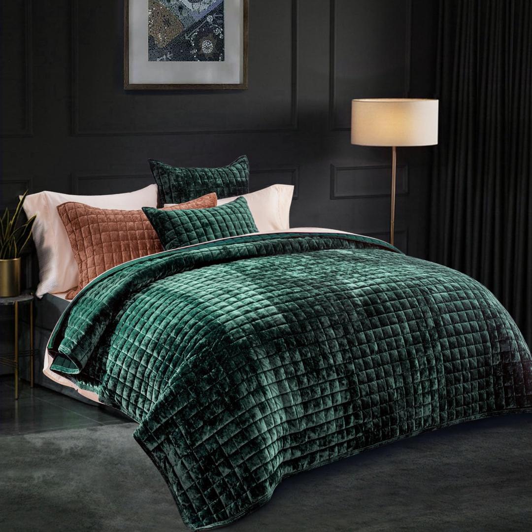 RECYCO Luxury Velvet Quilt Set Full Queen Size Bedding Sets, Ultra Soft Velvet Comforter Set, Lightweight Channel Box Stitch Oversized Bedspread Coverlet for All Season, with 2 Shams, Emerald Green