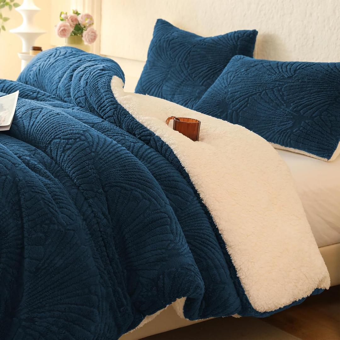 Seashell Jacquard Sherpa Comforter Set Warm Cozy Premium Bedding 3 Pieces, Full/Queen Size Geometric Pattern Quilt Comforter with 2 Pillowcases(90"X90" Dark Blue)