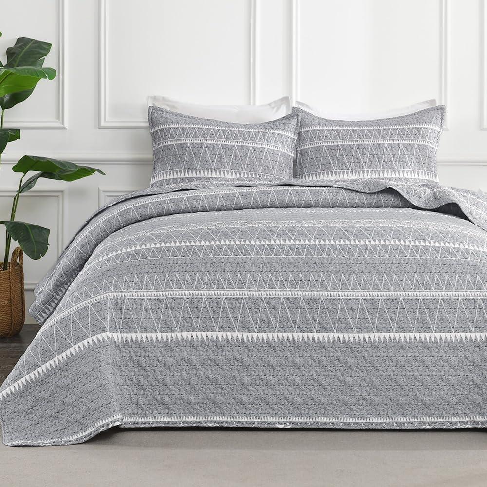 Andency Grey Queen Quilt Bedding Set, 3 Pieces (1 Striped Boho Printed Quilt 90x96 Inch and 2 Pillowcases), Bohemian Summer Lightweight Reversible Microfiber Bedspread Coverlet Sets