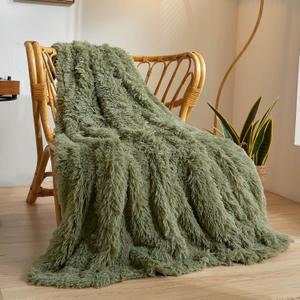 XeGe Luxury Faux Fur Throw, Moss Green Soft 50x60 Fluffy Blanket, Shaggy Plush Decorative Couch Throw, Cute Furry Throw Fuzzy Office Lap Blanket for Bedroom Living Room Sage Green