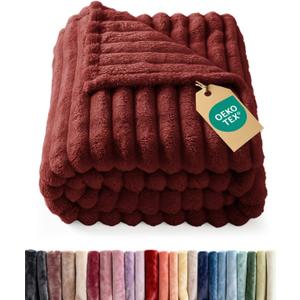 Super Soft Fleece Blanket Throw Size - Fleece Throw Blanket for Bed, Couch & Chair - Cozy, Warm & Breathable - All Season Fuzzy, Cute, Microplush Bedding for Women, Men and Teens - 50x60, Burgundy