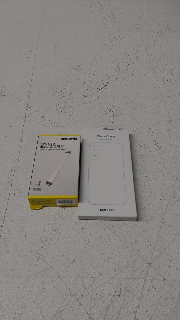 Mix Of 2 Case And Audio Adapter