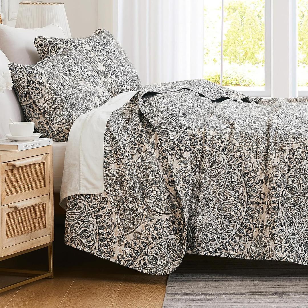 Southshore Fine Living, Inc. Ashanti Collection Oversized King Quilt Bedding Set, Soft Fabric, Lightweight Bedspread 3-Piece, Two Matching Shams (108 in Wide x 98 in Long), King/California Size, Grey