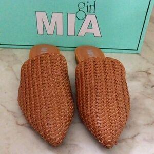 MIA girl Women's Leona Mule 7.5