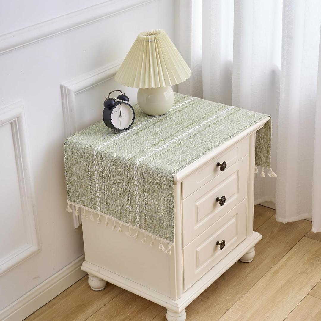 Small Bedside Tablecloth Nightstand Cover Cloth with Tassels Rustic Farmhouse End Table Cloth Linen Side Table Cover Suitable for Living Room Spring Summer Wedding Home Decor, Green