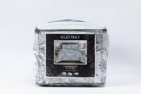Ellen Tracy Comforter Set 4 PCS (size king)