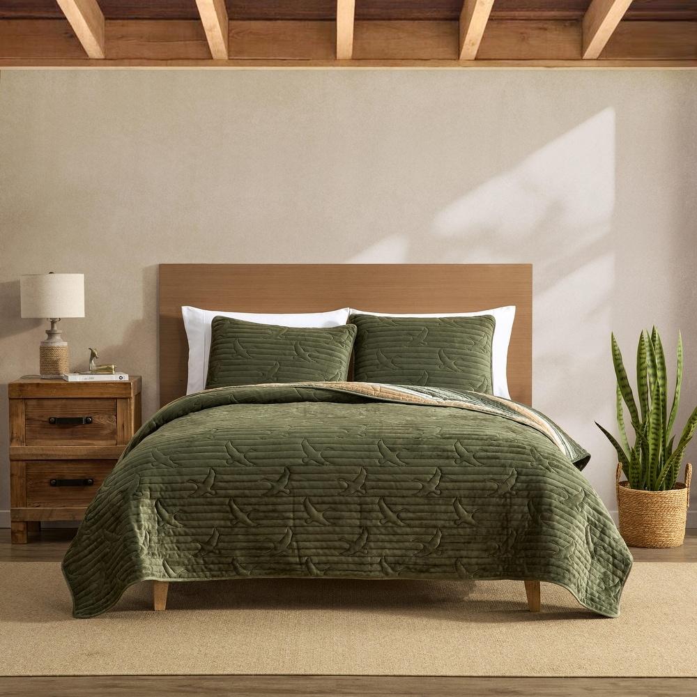 Eddie Bauer - Twin Quilt Set with Matching Sham, Plush Reversible Bedding
Plush Comfort, Lightweight Warmth, Precision Stitching, Rounded Binding, Embossed Details, Machine Washable