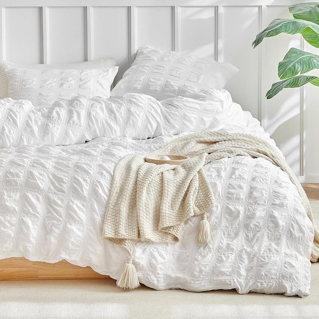 WARMDERN Seersucker Duvet Cover Set King Size, Grid Pattern Textured White Duvet Cover, 3pcs Soft Breathable Microfiber Bedding Duvet Cover Set with Zipper Closure & Corner Ties(White, King, 104x90)