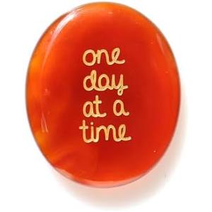 Worry Stone Red Agate Crystal, Healing Crystal Worry Stones for Anxiety, Thumb Relaxing Stone Power Soothing Relief Stone for Meditation-1PC