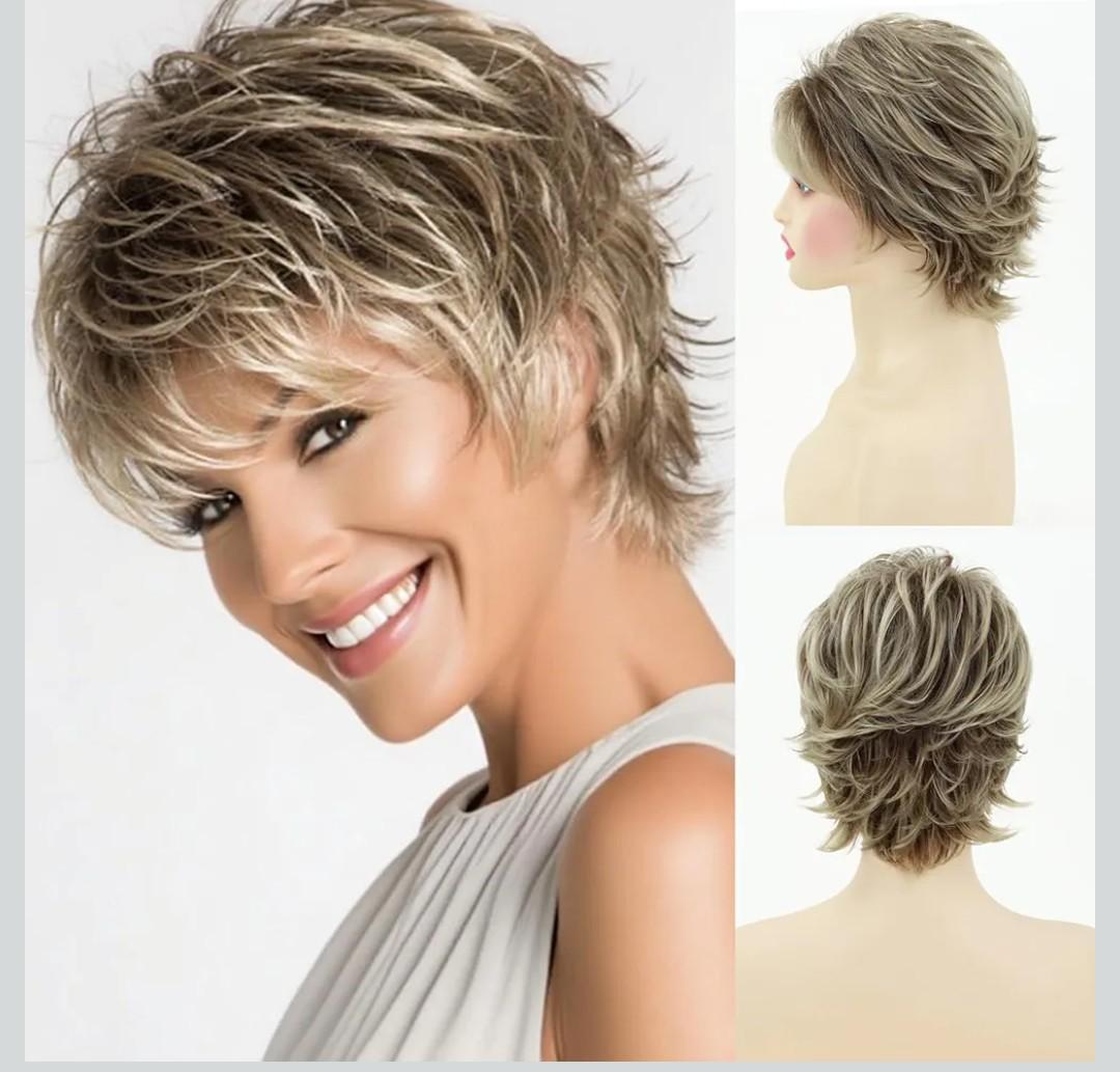 SEVENCOLORS Short Blonde Wigs for White Women Synthetic Hair Mixed Brown Wigs with Bangs Natural Layered Pixie Cut Wig for Women