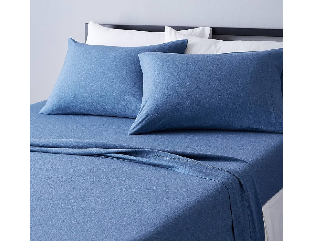 Amazon Basics 4 Piece Bed Sheets Set, 100% Cotton Jersey, Includes Super Soft, Flat and Fitted Sheets, Pillowcase, King, Navy blue