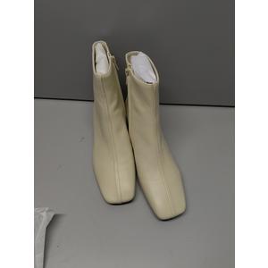 Vince womens Rockville Ankle Bootie Size 9.5 M