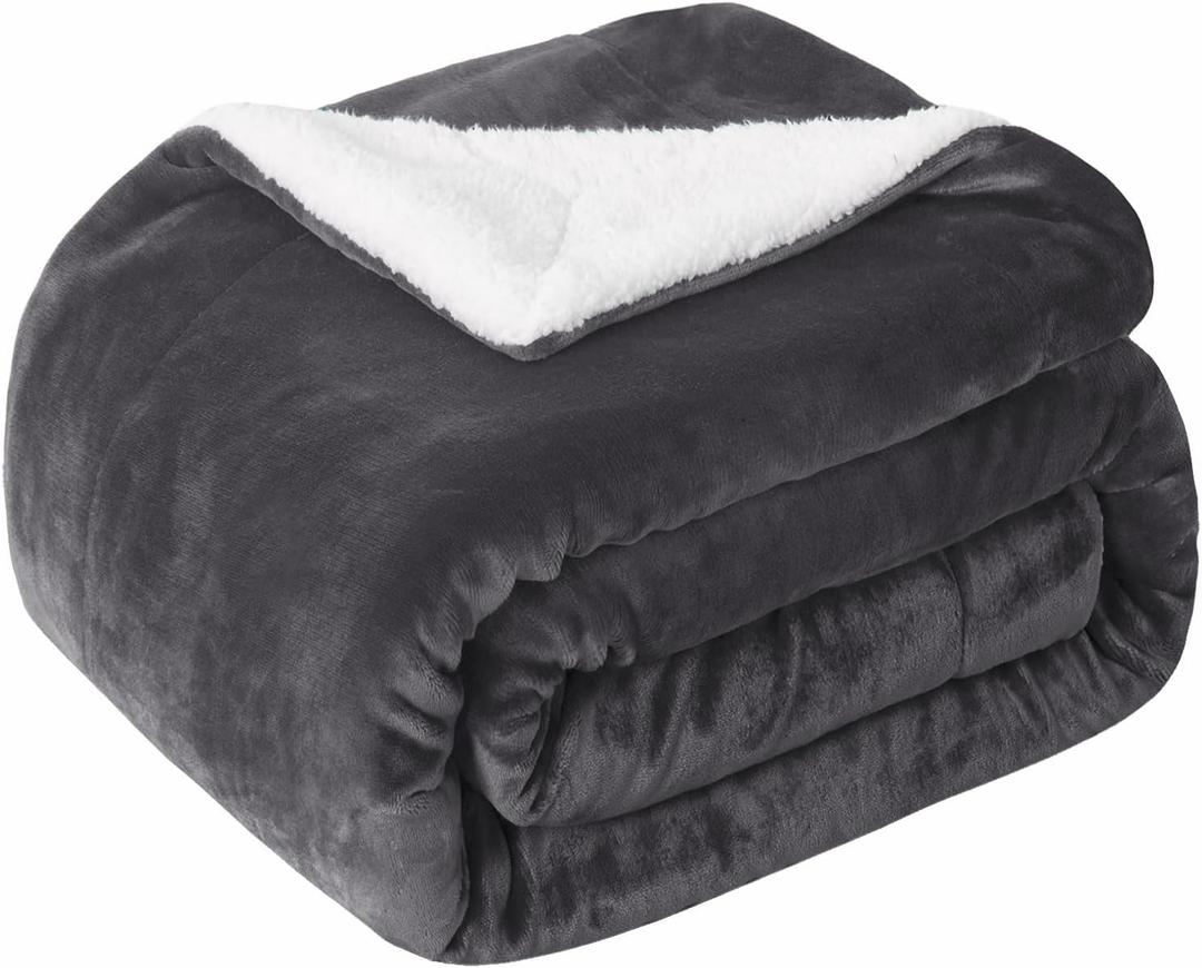 SOCHOW Sherpa Fleece Throw Blanket, Reversible Super Soft Luxurious Plush Blanket Twin Size, Dark Grey (60"80")