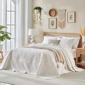 Oversized Quilt Set Super Queen Size 120 * 120 in 3 PC Oversize Extra Wide Bedspread Coverlet Set for All Season Tall King Bed Soft Bedding Rustic Bedding Cover - Beautiful Paisley Pattern White