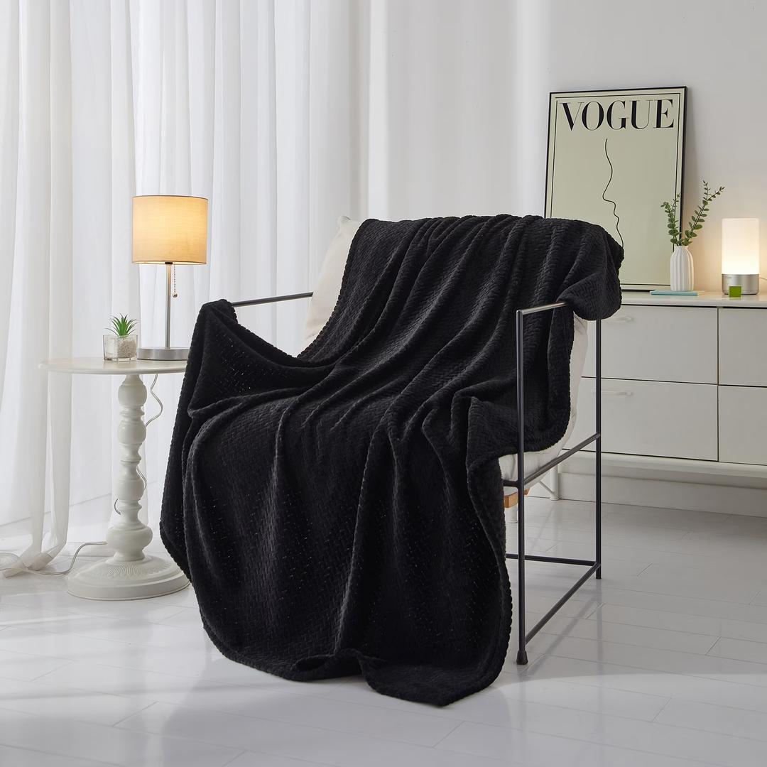 Mainstays Cozy Textured Plush Throw Blanket, Black, 50"x60" All Ages