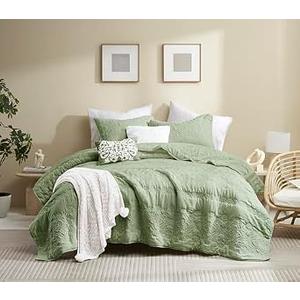 B2EVER Boho Sage Green Quilt California Cal King Size Bedding Sets with Pillow Sham, Oversized Lightweight Soft Bedspread Coverlet, Floral Vintage Bed Cover All Season, 3 Pieces, 118x106 inches
