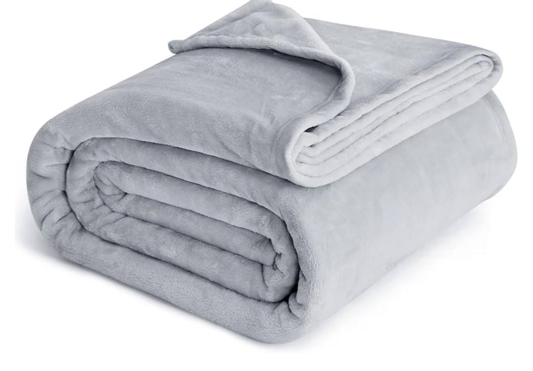 Bedsure GentleSoft Fleece Blankets Queen Size Light Grey - Bed Blanket Soft Lightweight Plush Fuzzy Cozy Luxury Microfiber, 90x90 inches