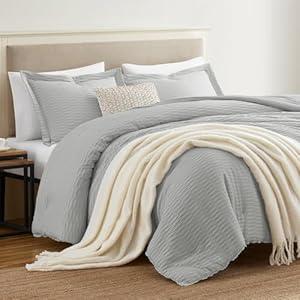 Homelike Moment Boho Twin Comforter Set Light Grey, 2 Pcs Lightweight Warm Jacquard Twin Size Bedding Comforter Sets for All Seasons, Down Alternative Soft Twin XL Comforter Bed Set with 1 Sham