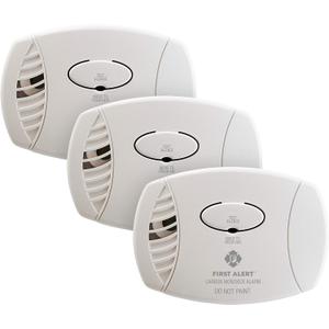 FIRST ALERT Plug-In Carbon Monoxide Detector, 3 Count (Pack of 1), CO600 , White, 6.75 x 6.9 x 9 inches