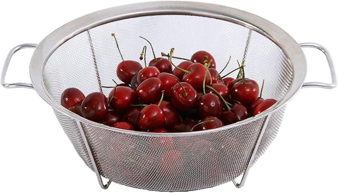 Stainless Steel Mesh Colander Strainer Basket, 4 Quart Fine Mesh Net Colander with Heavy Duty Handles & Wide Rim & Resting Feet for Strain, Drain, Rinse, Fry, Steam or Cook Vegetables & Pasta