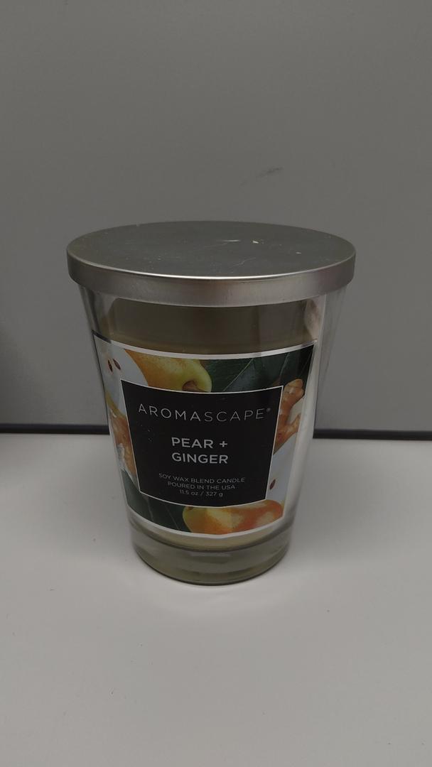 AROMASCAPE Pear Ginger 11.5oz Candle