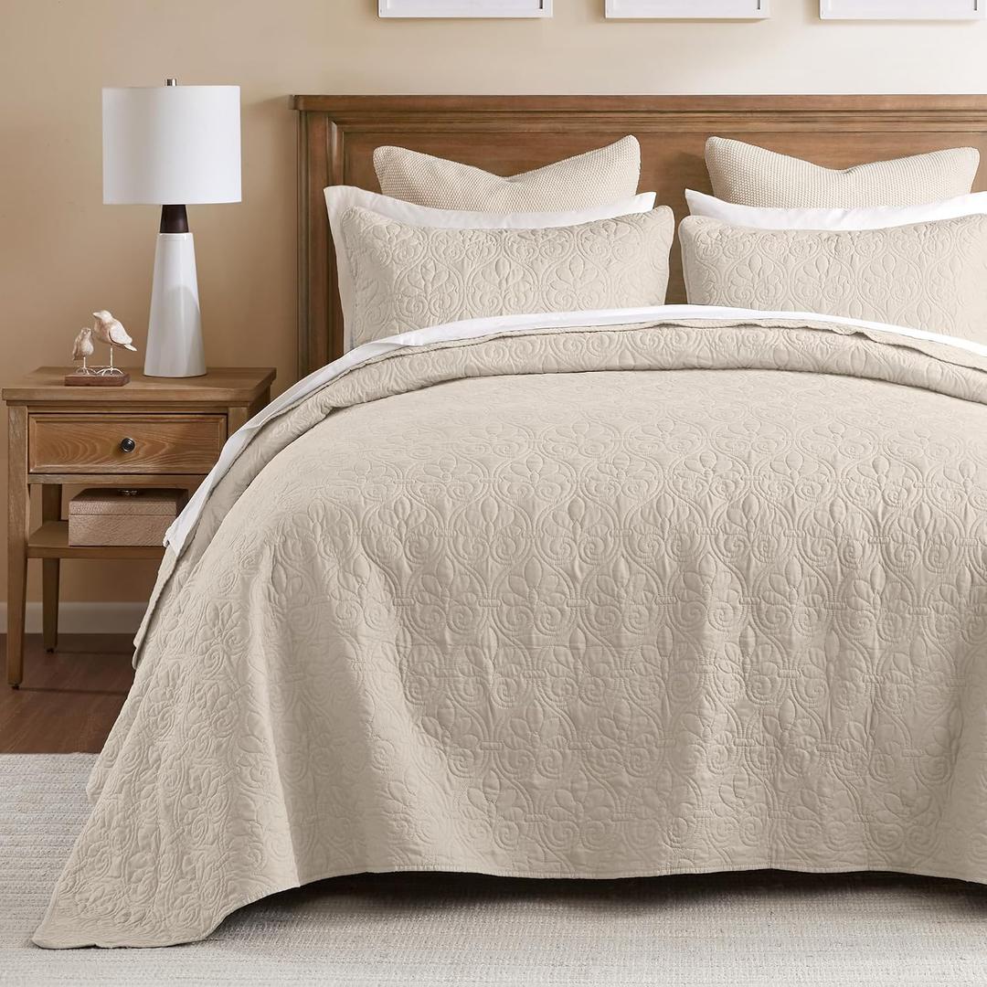 Madison Park Quebec Queen Size Quilt Bedding Set - Ivory , Damask – 3 Piece Bedding Quilt Coverlets – Ultra Soft Microfiber Bed Quilts Quilted Coverlet - Pack of 2