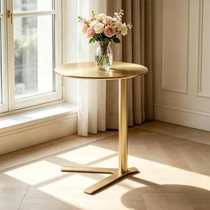 C Shaped End Table Round Side Table Small Sofa Coffee Table for Living Room | Metal Side Table for Couch Patio Outdoor, Bedside Table Nightstand for Bedroom, Unique Aesthetics Simple Drink Accent Table