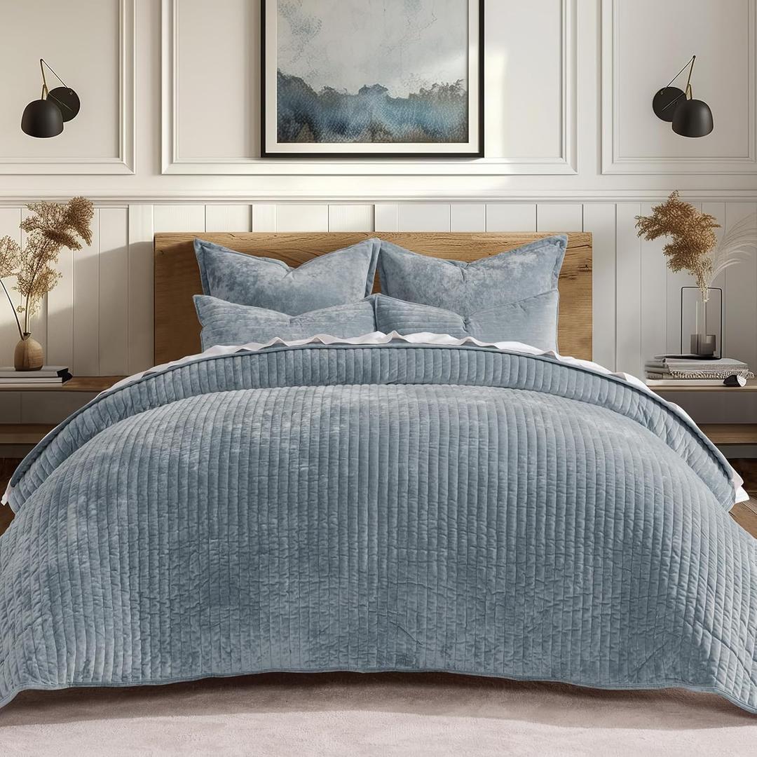 EVERGRACE Velvet Quilt Set Queen Size, Luxurious Soft Striped Channel Bedding Set, Lightweight Velvet Comforter for All Season, Oversized Bedspread Coverlet with 2 Matching Shams, Blue Linen