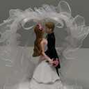 KIPETTO Wedding Cake Topper Romantic Bride and Groom Cake Topper for Wedding Valentine's Day Anniversary Birthday Party