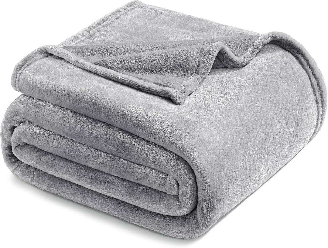 Exclusivo Mezcla Fleece Blankets Queen Size for Bed, Super Soft and Warm, All Season, Cozy, Plush, Lightweight, 90x90 Inches, Light Grey
