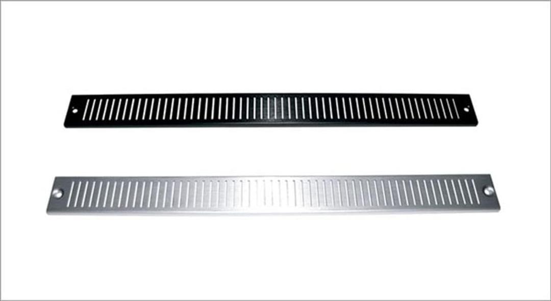 Vented Trim Panel for Slim 5 Series Racks Finish: Black Brushed Anodized