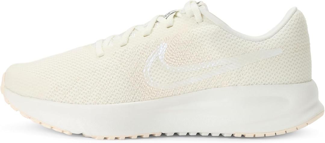 Nike Women's Run Defy Road Running Shoes (7.5)