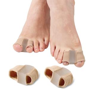 Toe Separator Sleeves, 2 Pairs Soft Breathable Big Toe Corrector with Gel Toe Spacer Cushion, Hammer Toe Overlapping Toes Straightener Sleeves for Big Toe Alignment Bunion Foot Pain Relief (S)