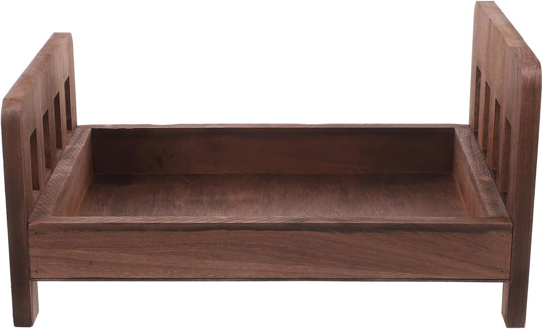 HOMSFOU Newborn Wooden Bed Prop 11X16 Inch Vintage Baby Photography Bed for Creative Photoshoots and Studio Use (41.00X28.00X18.50CM, Coffee)