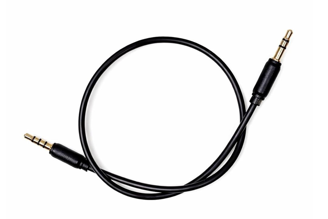 3.5mm TRS to TRRS AV Cable, 31.5cm Shielded Cable for Camcorders and ImmersionRC PowerPlay, Black