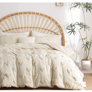 Bildenly Tufted Comforter Set Queen Size Beige Heart Tufted Comforter Boho Hearts Tufted Bed Set 3 Pieces Shabby Chic Embroidery Soft Jacquard Bedding for All Seasons with 2 Pillowshams