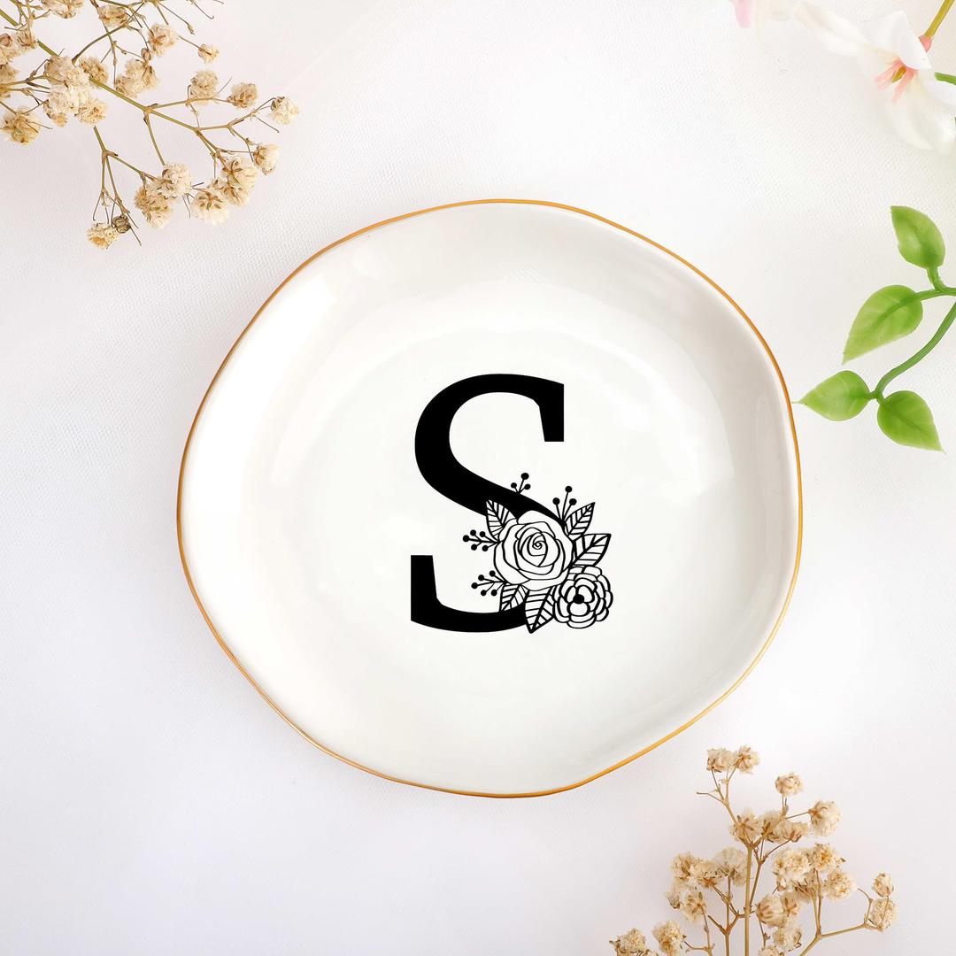 JoycuFF Kennedy Personalized Name Ceramic Jewelry Tray, Mothers Day Christmas Anniversary Engagement Birthday Gifts for Women Couples, Trinket Dish for Rings Earrings Necklaces Bracelets Keys