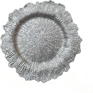 JCCLHQW Premium Plastic Snowflake Charger Plates Set - 6/50/100 Pieces, Irregular Design, High-End and Durable, Non-Breakable, Gold, Silver, Black- Ideal for Wedding, Party, Christmas Decor