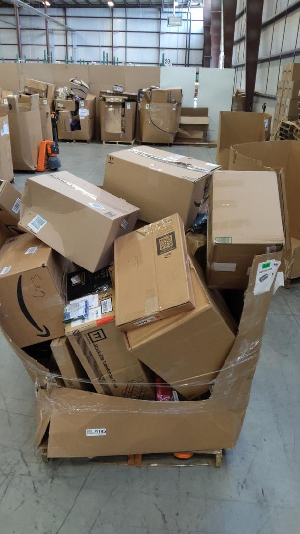 Pallet of Salvage items